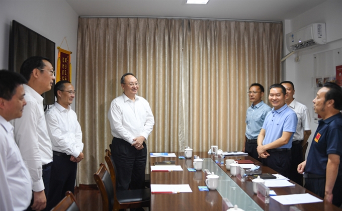 尹力等省政府领导调研走访企业和个体工商户 优化营商环境 狠抓政策落实 千方百计保护激发市场主体活力