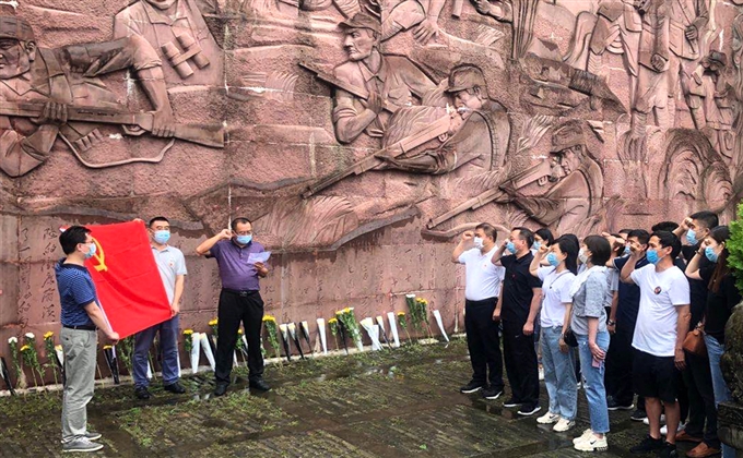 安全技术中心铸创公司党总支开展“不忘初心 不负韶华 传承红色革命”主题党日活动