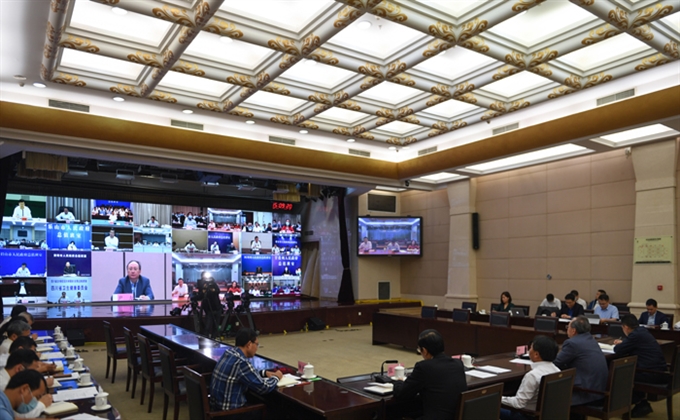 尹力出席省应对新冠肺炎疫情应急指挥部第三十三次会议 弘扬伟大抗疫精神抓实常态化防控 坚决打好全省秋冬季疫情防控硬仗