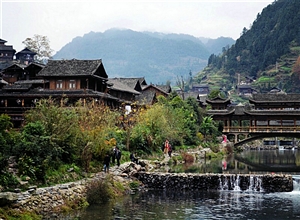 土家山寨 何建民摄影作品