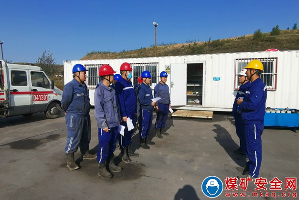 准能集团设备维修中心汽修车间组织“两员”开展国庆节前安全生产大排查