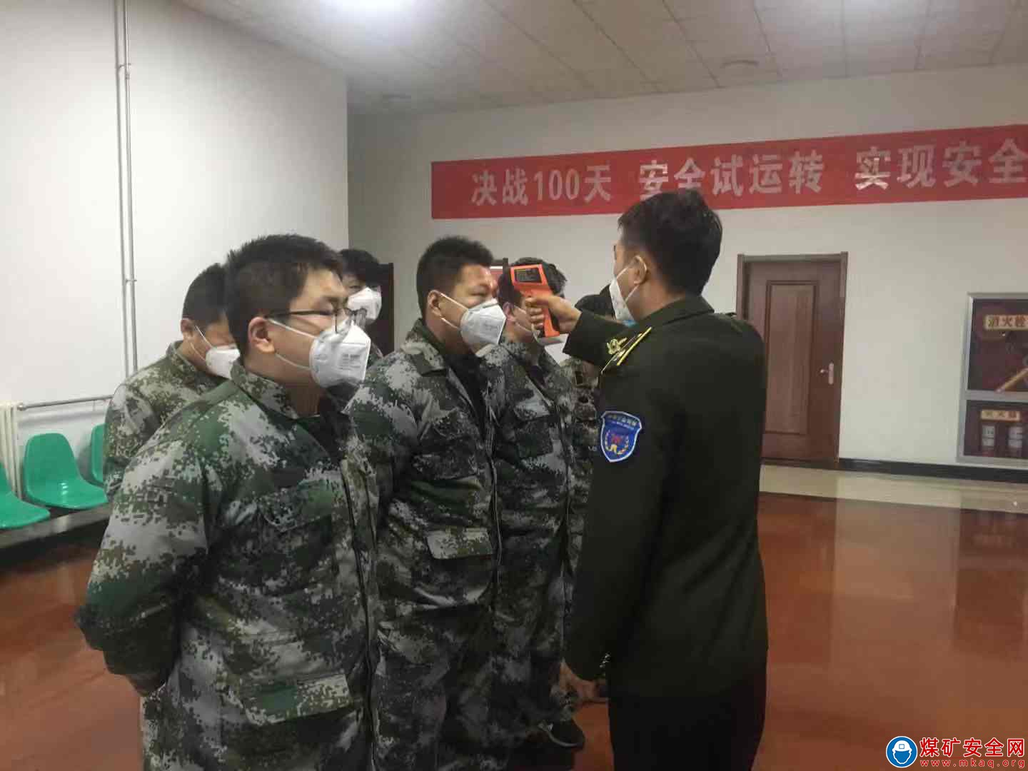 蒲白救护消防大队袁大滩中队防控训练两不误