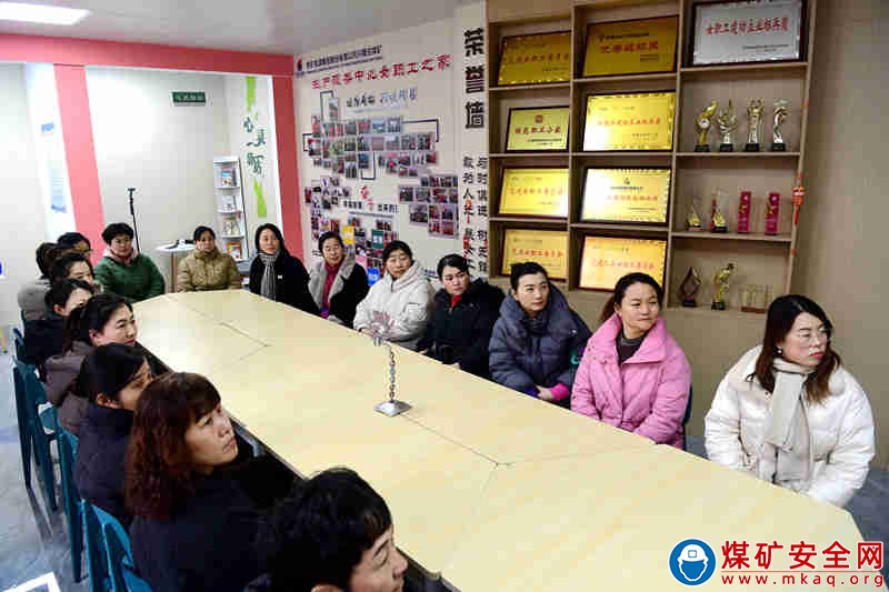 山东能源集团兴隆庄煤矿：“她”宣讲绽放“巾帼”力量